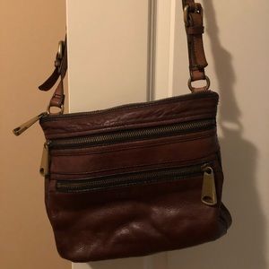 Authentic Fossil crossover body purse.